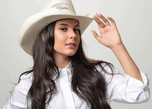 Ana Castela: Da Fazenda ao Topo das Paradas Ana_Castela_Da_Fazenda ao_Topo_das_Paradas